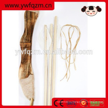 соединение изогнутый деревянный профессиональный лук и стрелы